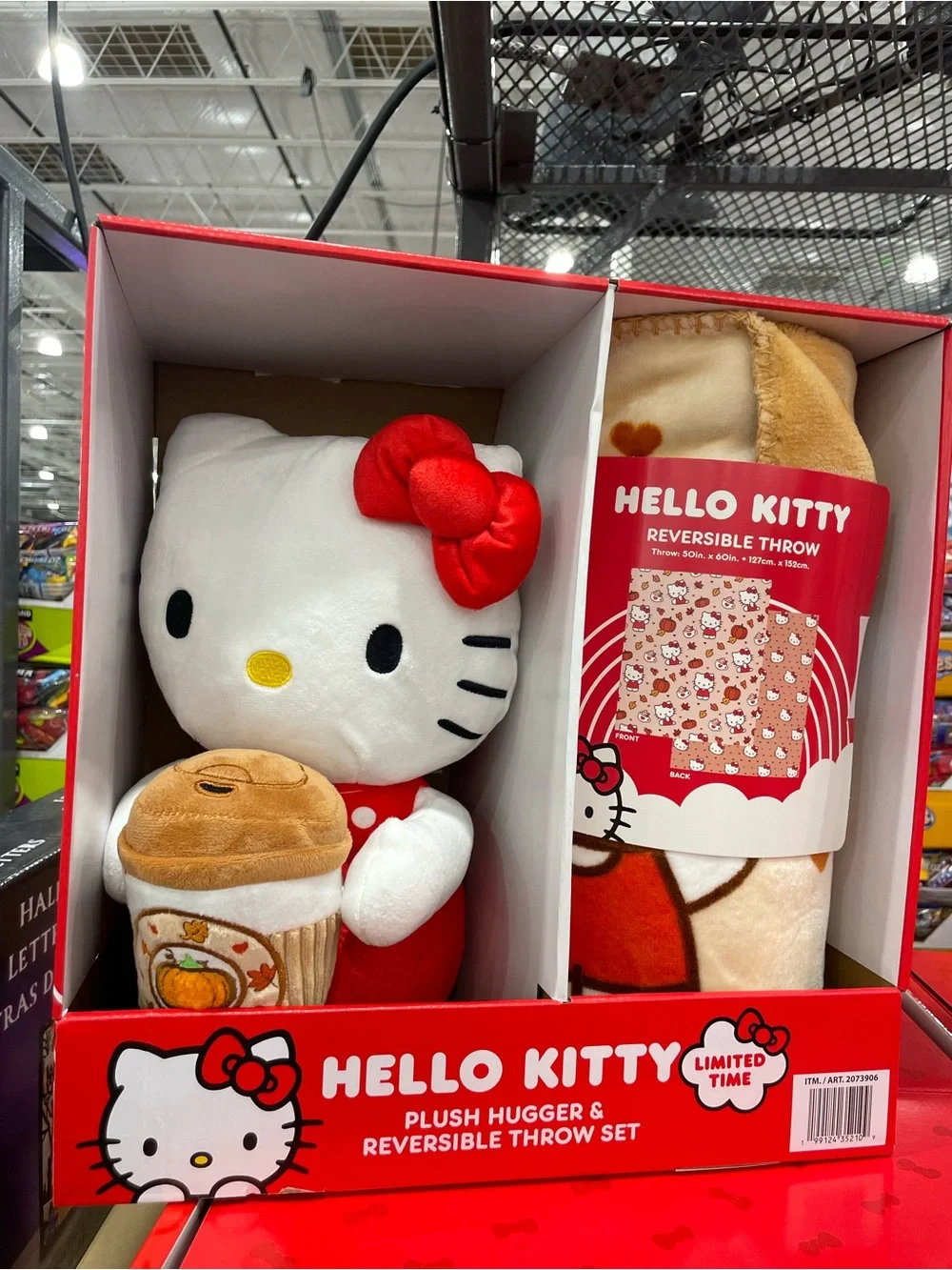 Hello Kitty Plush Hugger & Reversible Throw Set limited! Autumn/Fall
